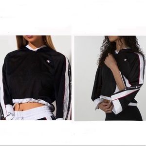 Champion Black Hooded Cropped Mesh Top XL
